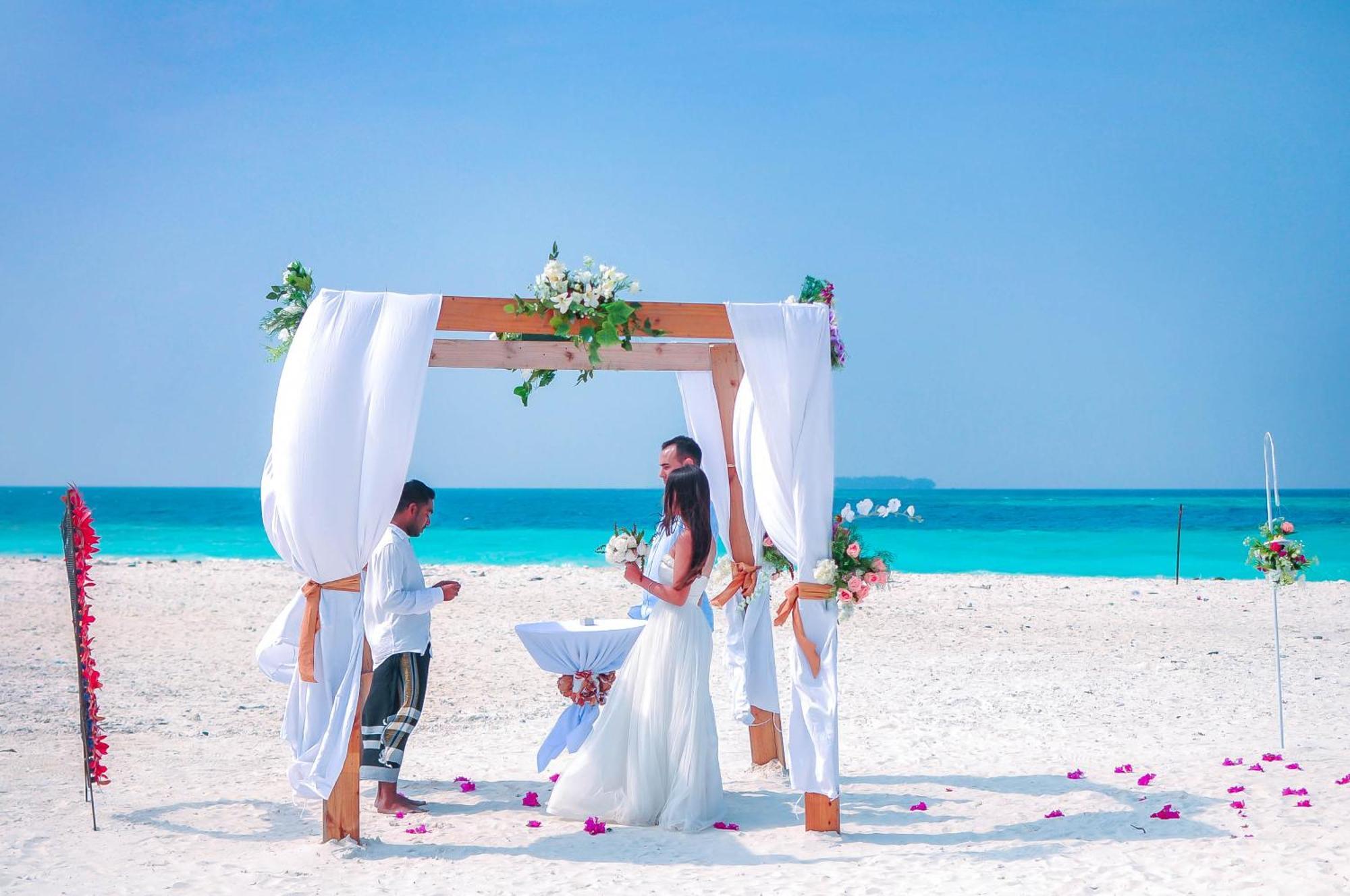 Kaani Grand Seaview Hotel Maafushi Ngoại thất bức ảnh